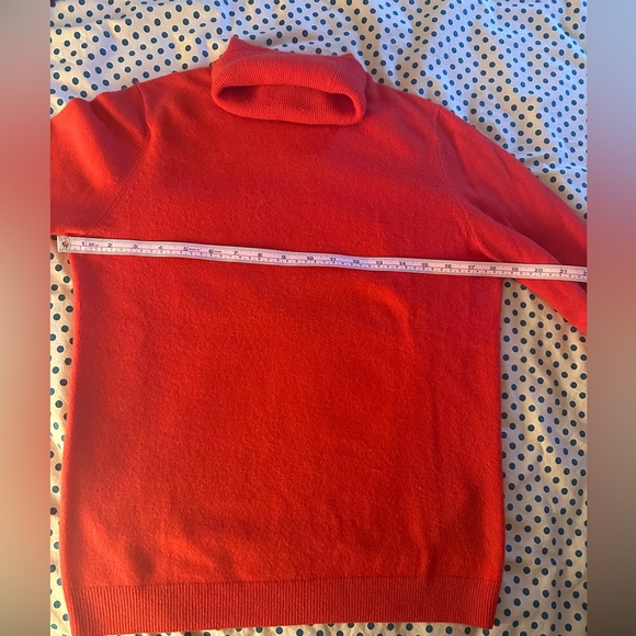 Orange /red  cashmere turtleneck - Picture 5 of 5